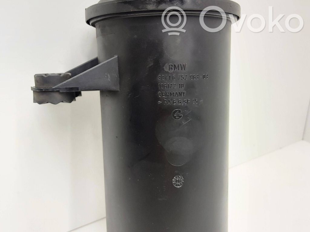 BMW 7 E65 E66 Vairo stiprintuvo skysčio bakelis 