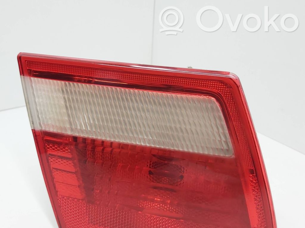 BMW 3 E46 Aizmugurējais lukturis pārsegā 