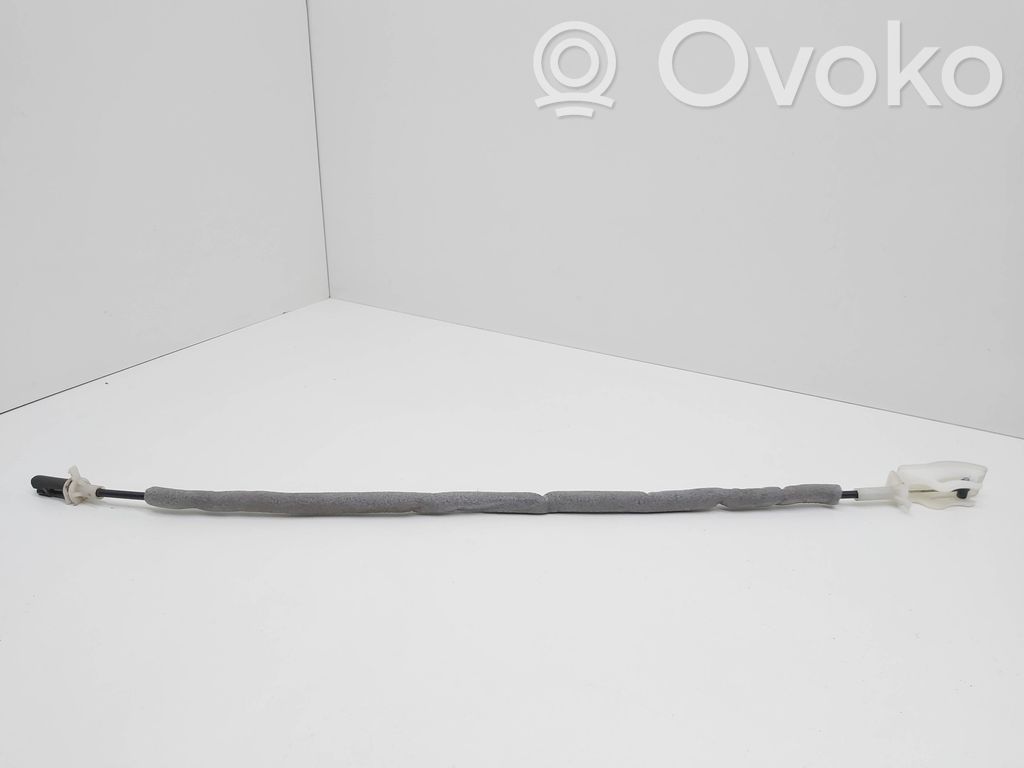 Línea de cable de puerta trasera   8213787