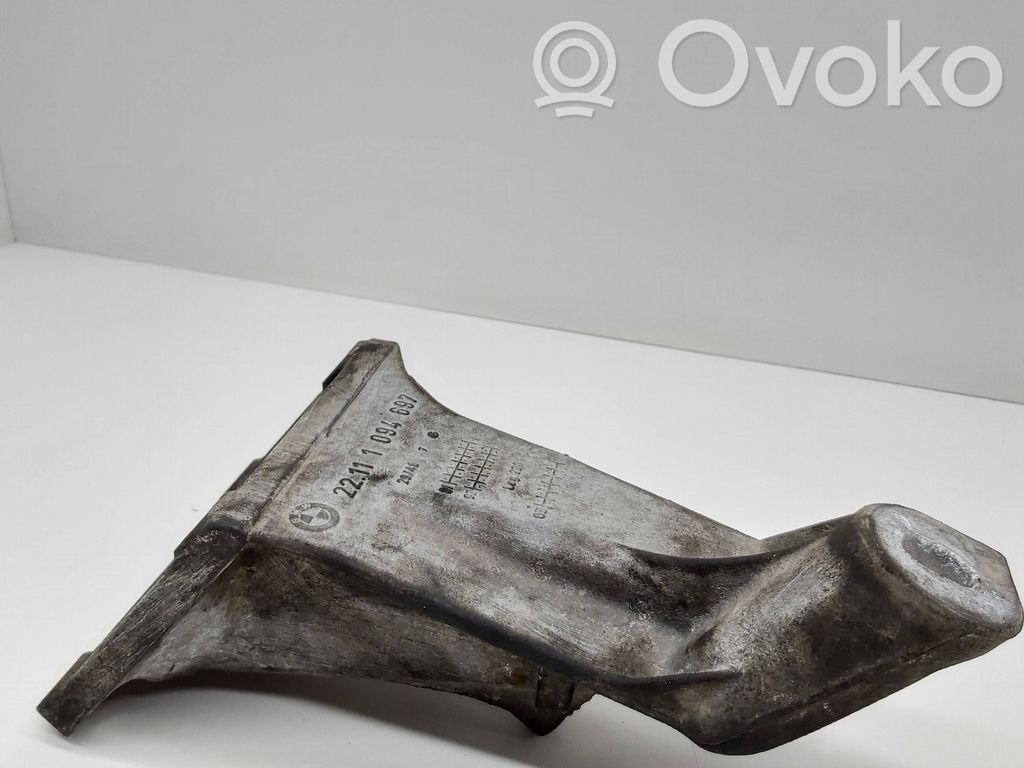 BMW 3 E46 Engine mounting bracket 