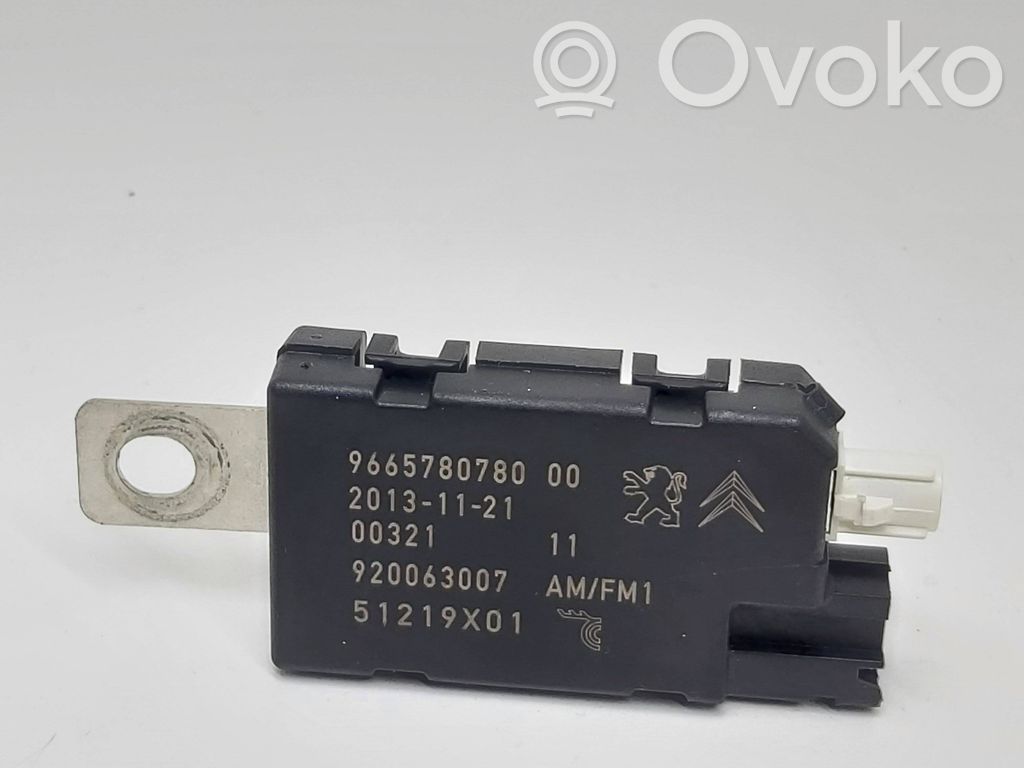 Peugeot 508 Antenos stiprintuvas 