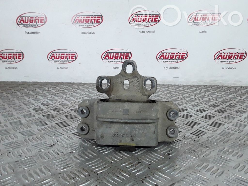 Volkswagen PASSAT B6 Engine mount bracket 