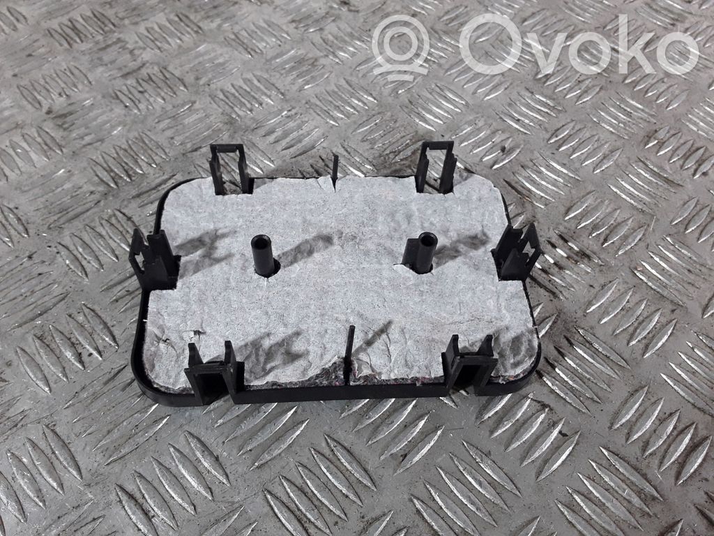 BMW X1 E84 Quarter panel pressure vent 