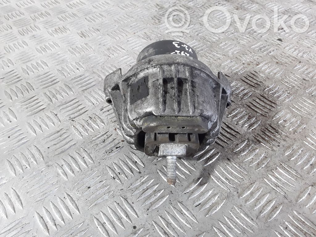 BMW 3 E90 E91 Engine mount bracket 