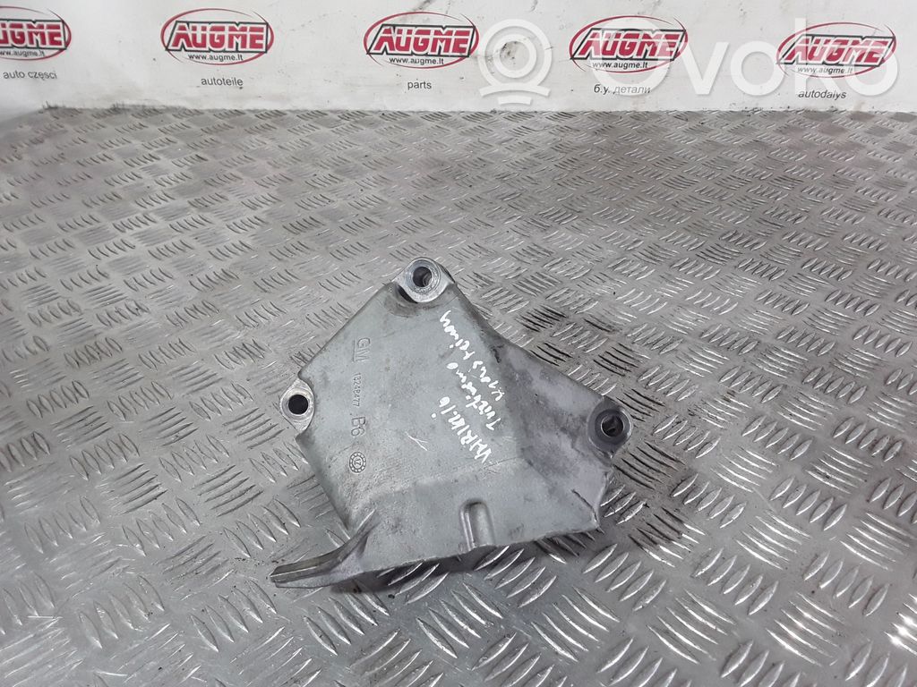 Opel Zafira C Engine mounting bracket 