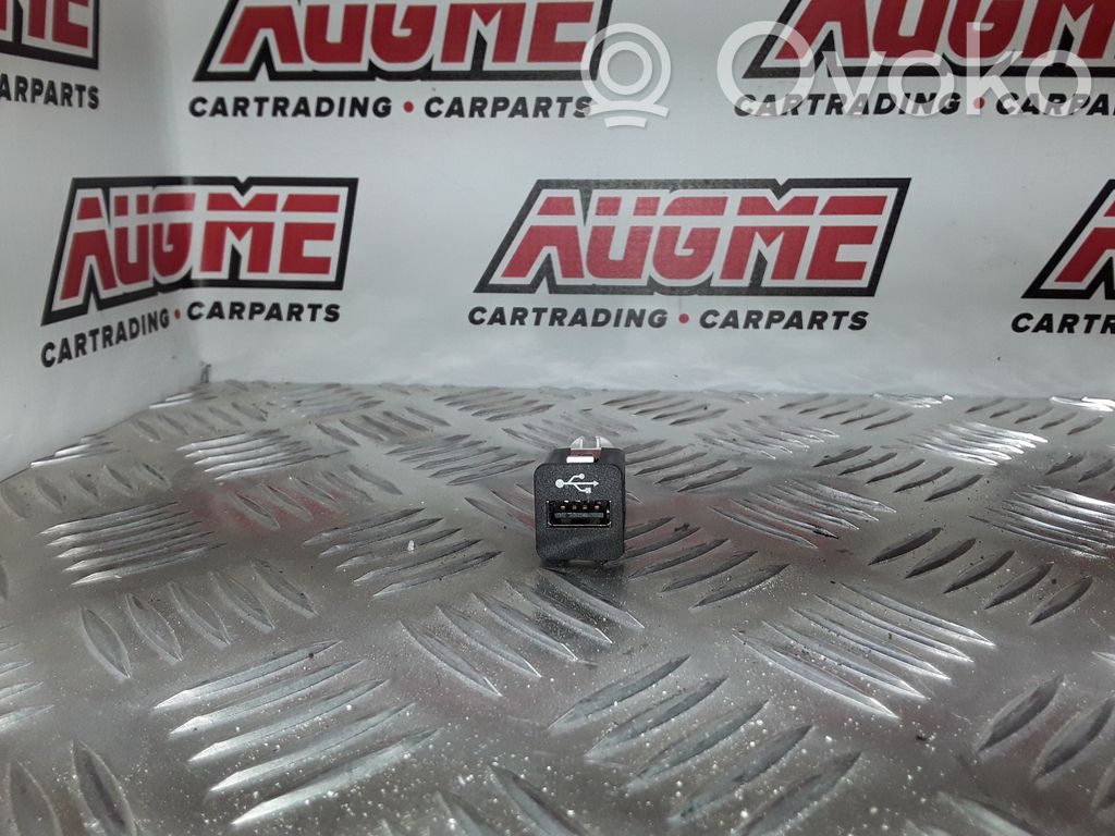 Enchufe conector USB   9237656