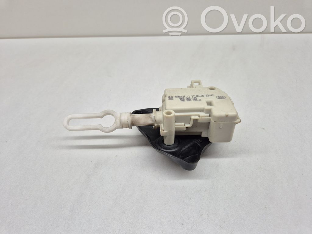 Audi A4 S4 B6 8E 8H Centrinio užrakto varikliukas 