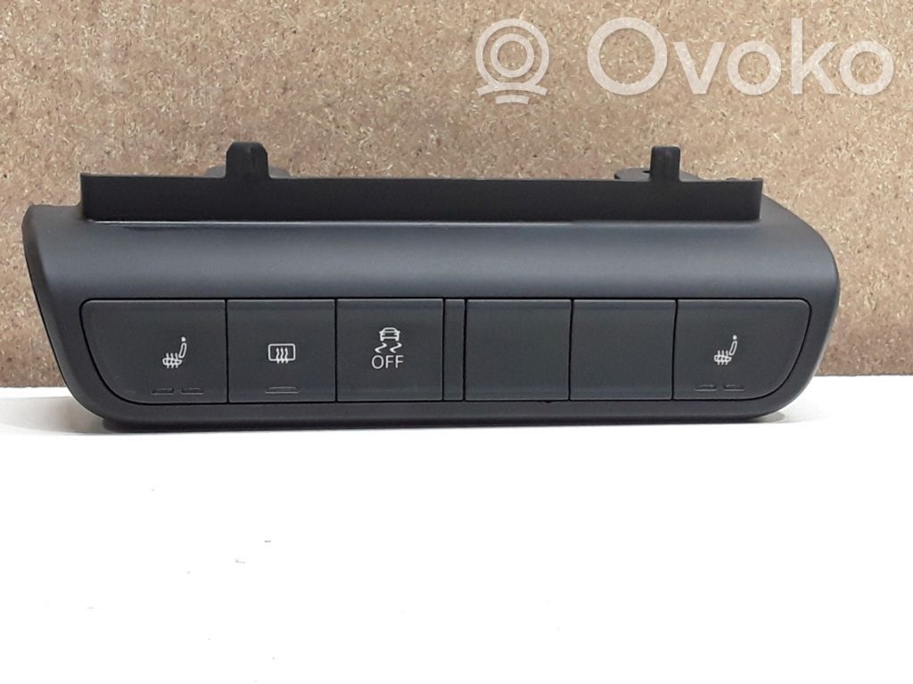 Audi A1 Seat heating switch 