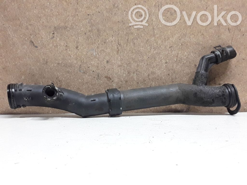 Volkswagen PASSAT B7 Coolant pipe/hose 
