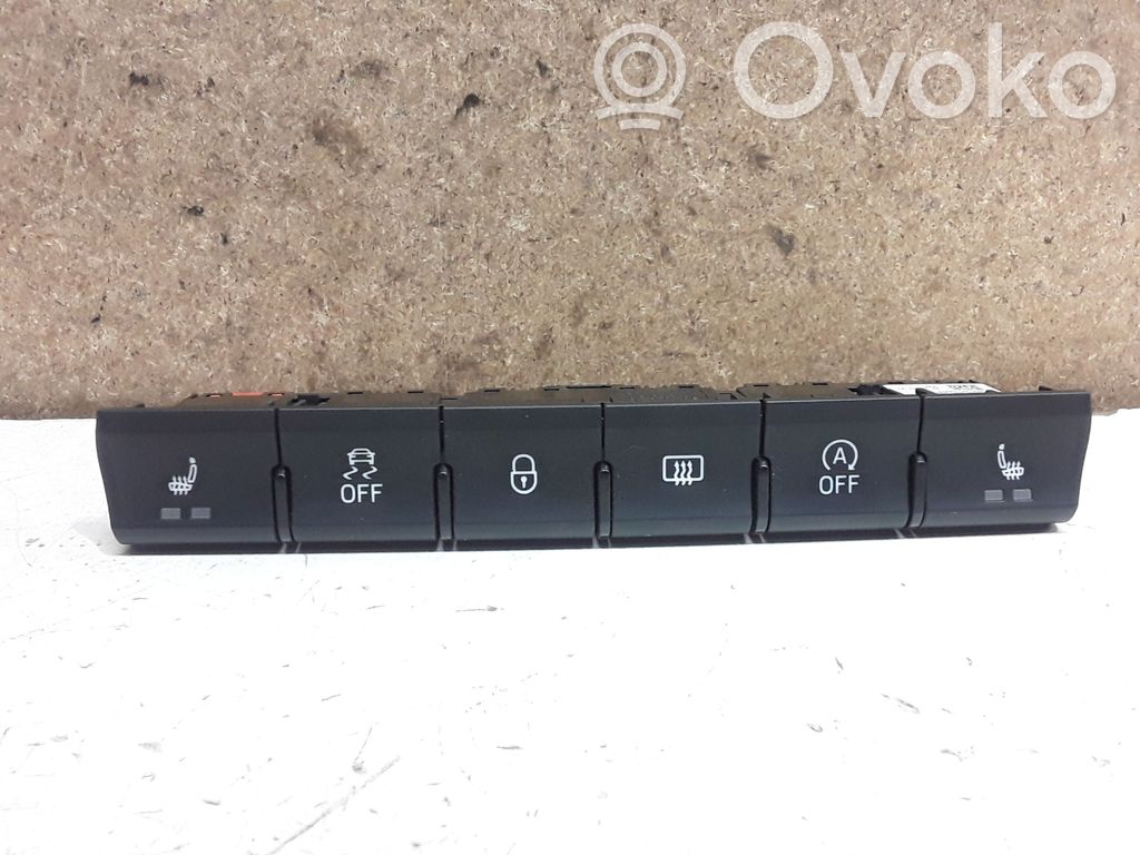 Skoda Rapid (NH) Seat heating switch 