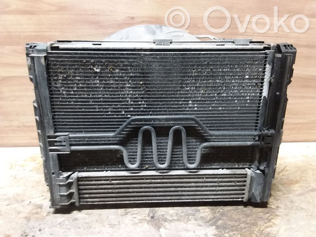 BMW 3 E90 E91 Radiatorių komplektas 