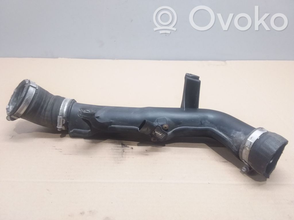 Volkswagen PASSAT B6 Wąż / Rura intercoolera 