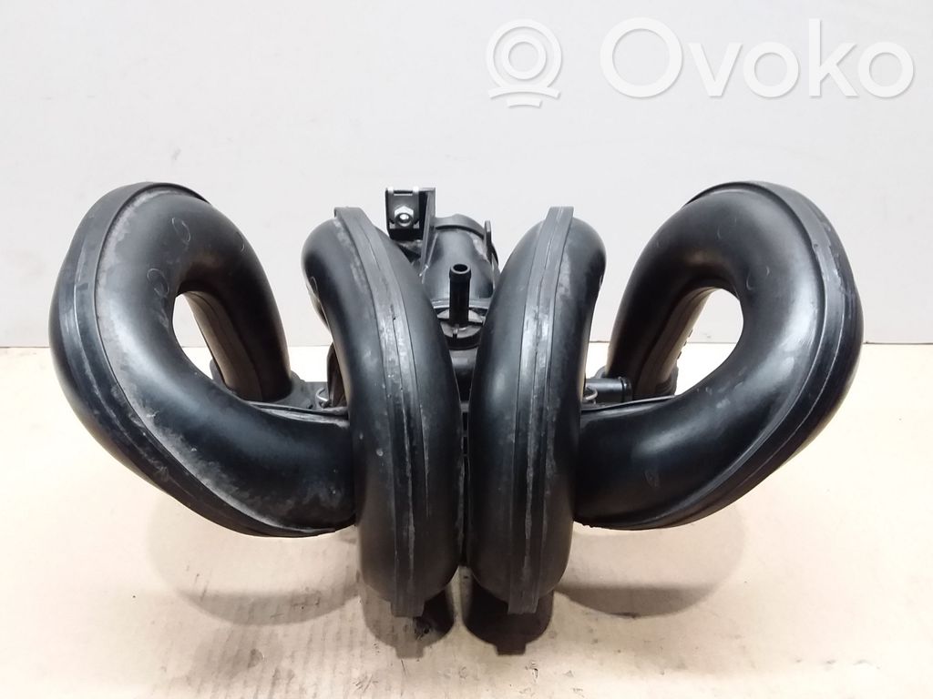 Toyota Yaris Kolektorius įsiurbimo 