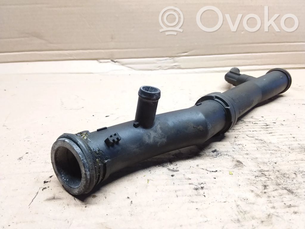Volkswagen Golf V Engine coolant pipe/hose 