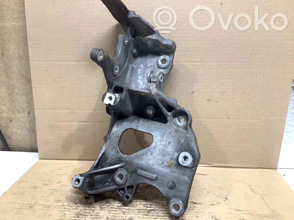 Fiat Freemont Mocowanie alternatora 
