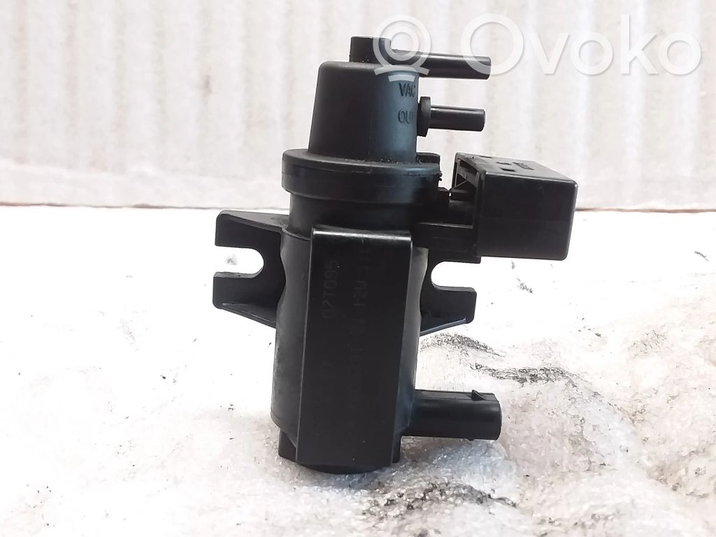 Vacuum valve   7805391