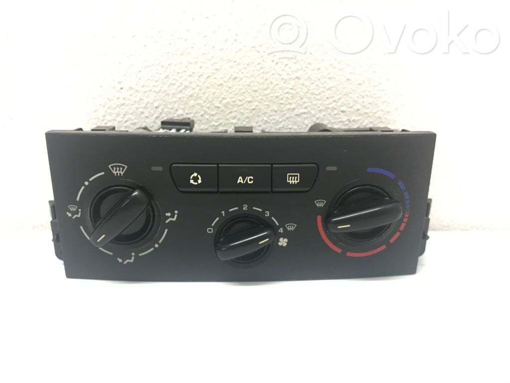Peugeot 207 Climate control unit 