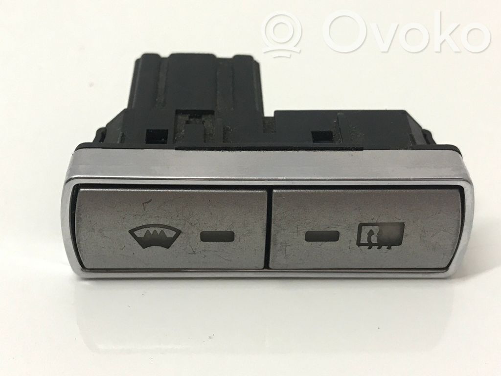 Ford C-MAX I Windscreen/window heater switch 