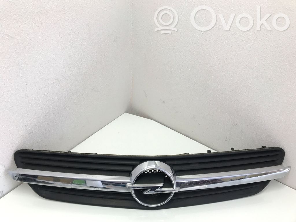 Opel Meriva A Front bumper upper radiator grill 