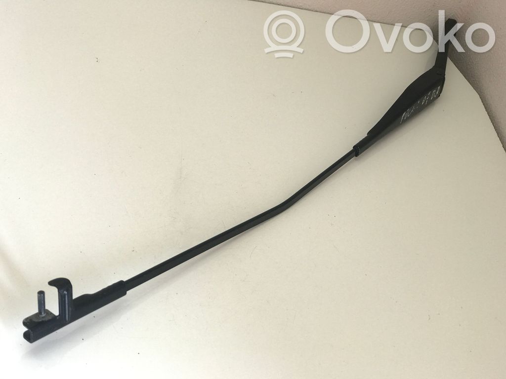 Ford Focus Front wiper blade arm 