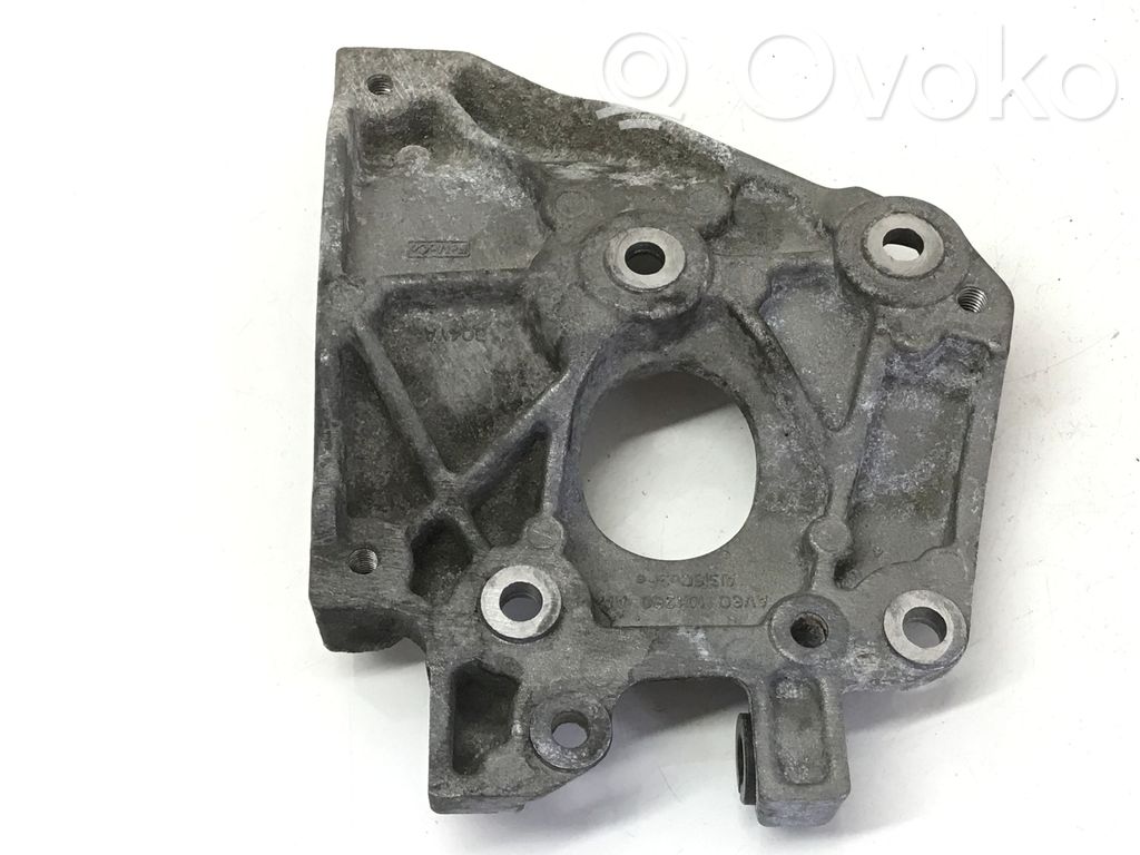Ford Mondeo MK IV Engine mounting bracket 
