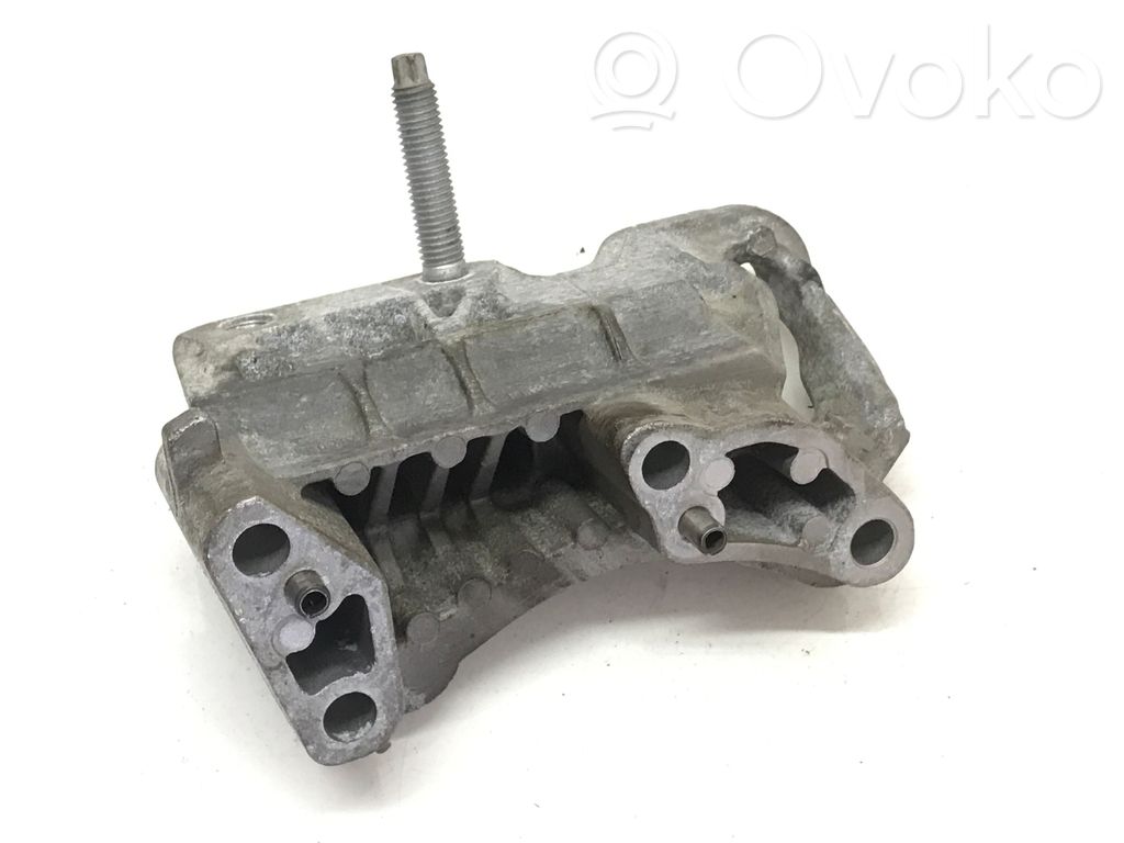 Ford Mondeo MK IV Engine mounting bracket 