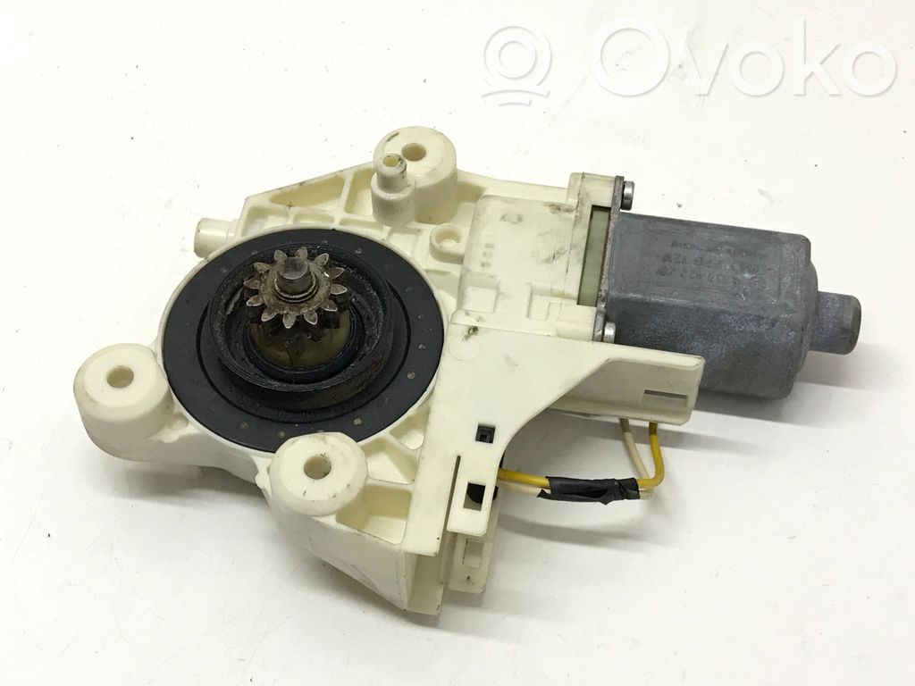 Ford Mondeo Mk III Front door window regulator motor 
