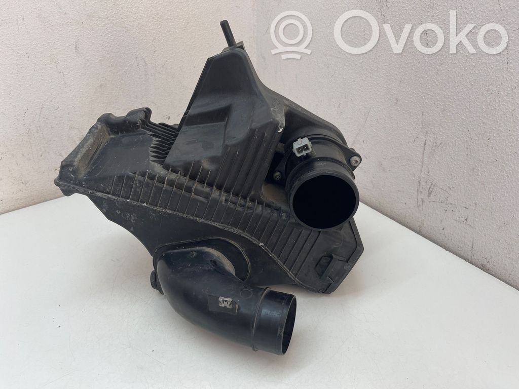 Renault Clio III Air filter box 