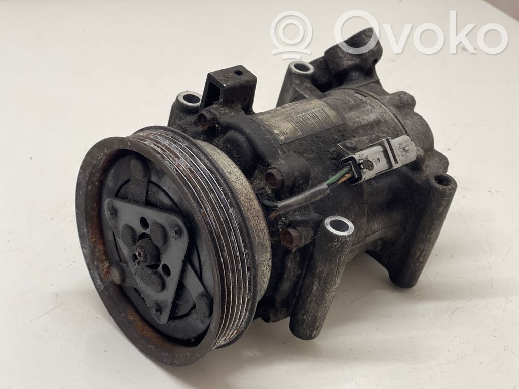 Renault Clio III Air conditioning (A/C) compressor (pump) 