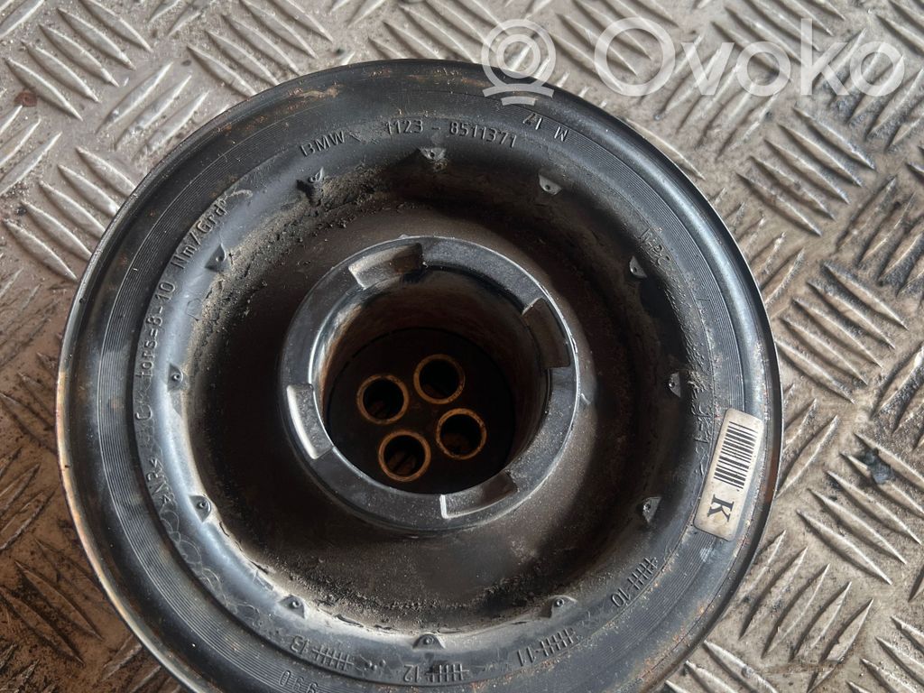 Kampiakselin vauhtipyörä   8511371
