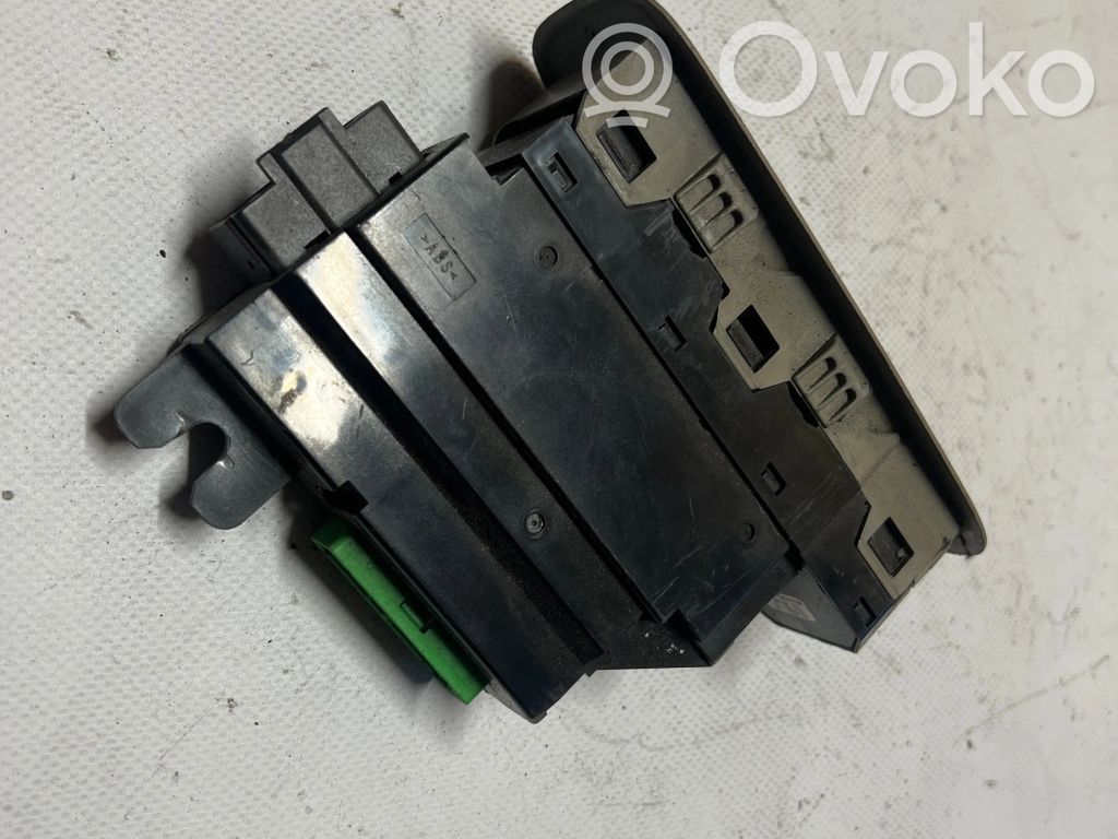 Electric window control switch   30658146,03W44E,MD44EA00123