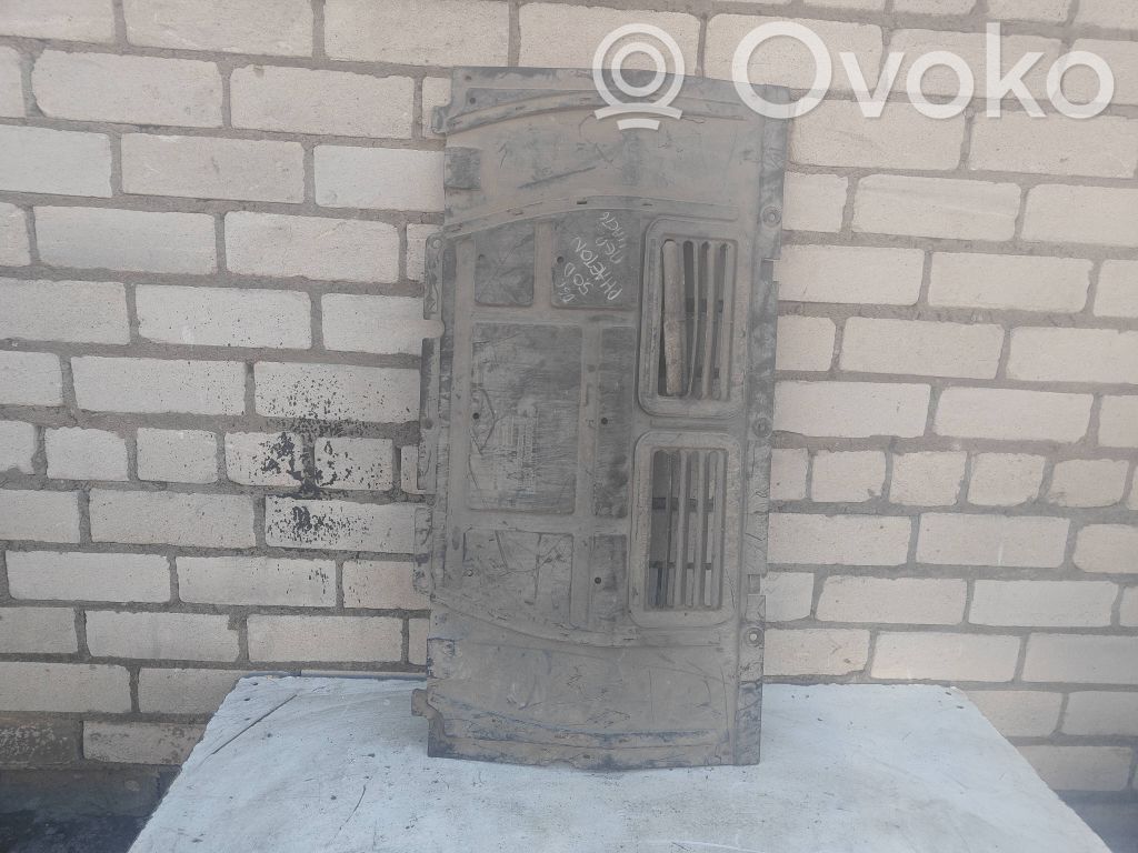 Engine splash shield/under tray   3D0825237