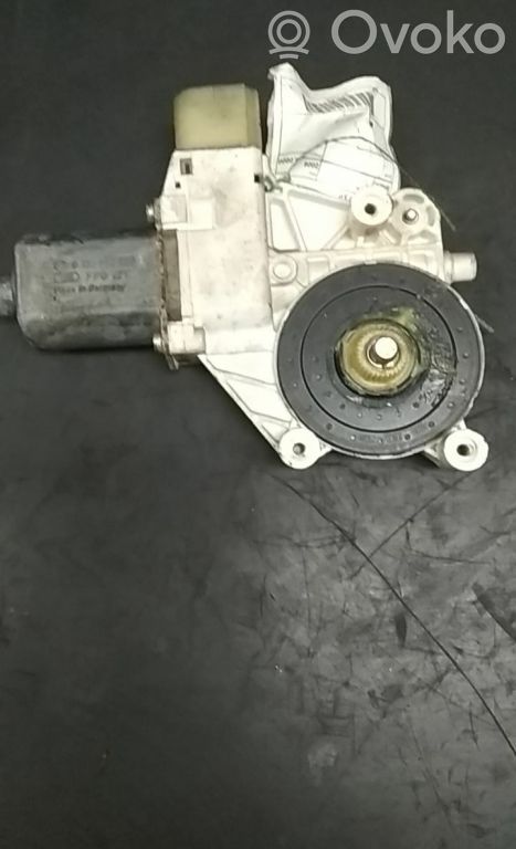 BMW 3 E90 E91 Front door window regulator motor 