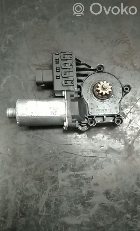 Opel Astra H Silnik regulatora szyby drzwi przednich 
