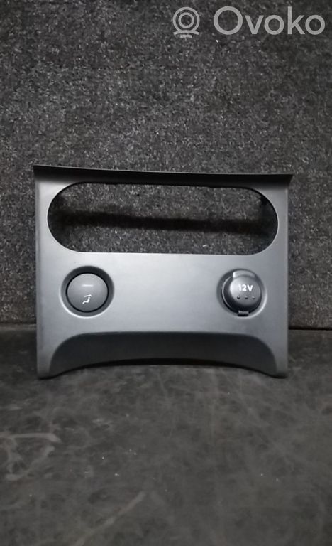 Nissan Qashqai+2 Moldura del panel 