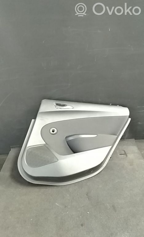 Opel Astra J Apšuvums aizmugurējām durvīm 