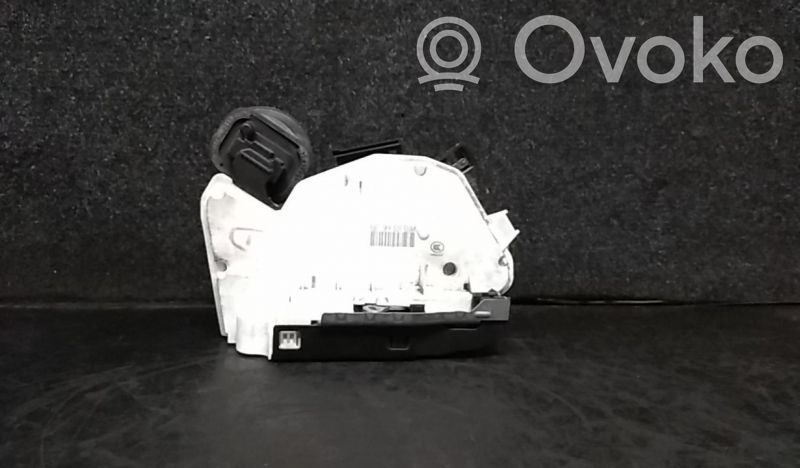 Volkswagen Golf VI Rear door lock 