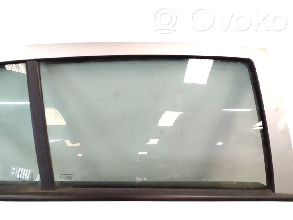 Opel Astra H Rear door window glass 