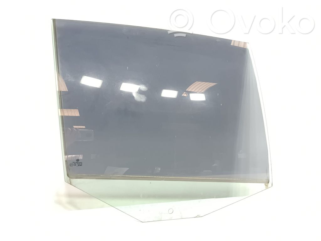 Volkswagen Golf V Rear door window glass 
