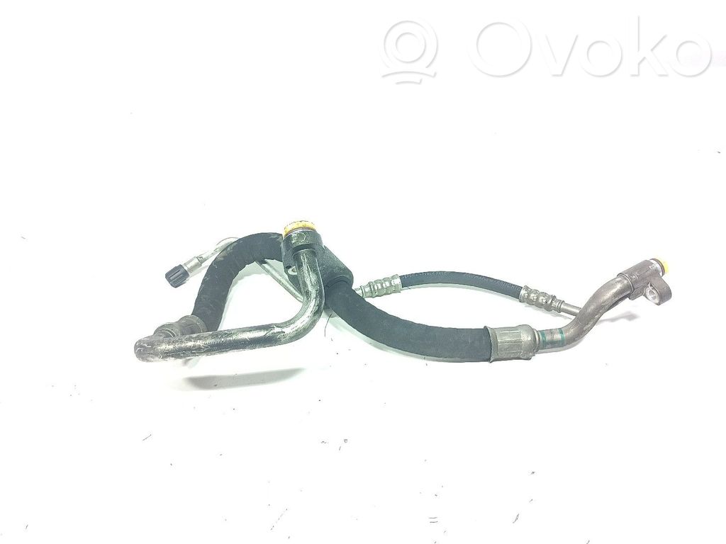 BMW 3 E90 E91 Ilmastointilaitteen putki (A/C) 