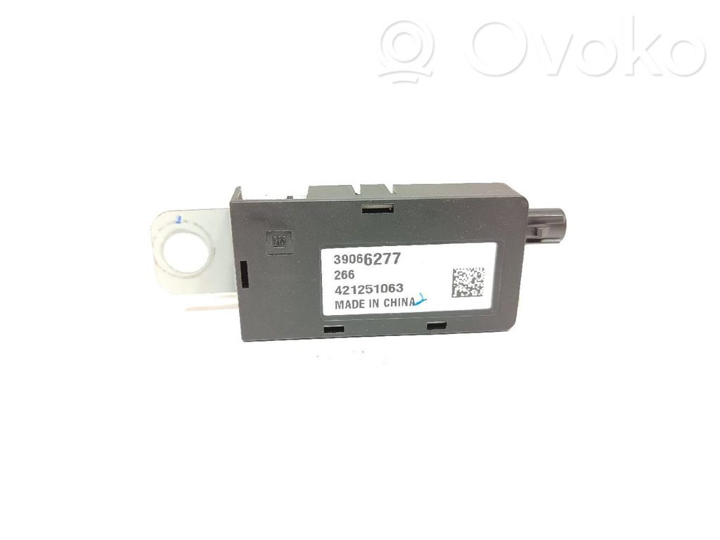 Opel Astra K Amplificador de antena aérea 