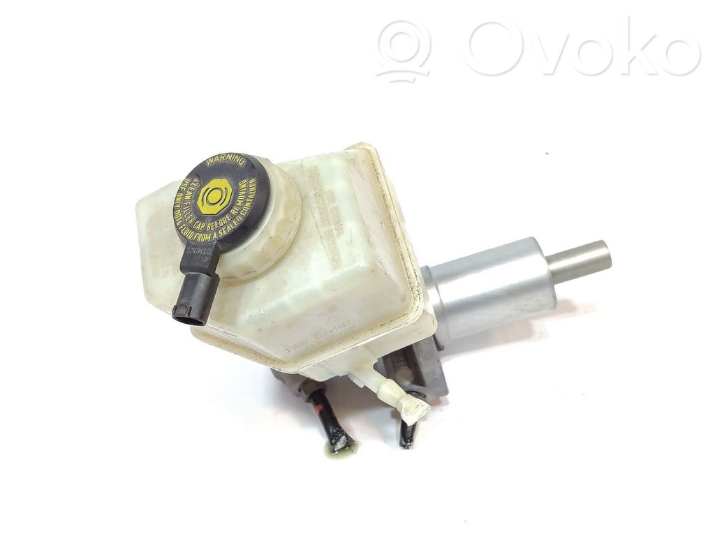 Master brake cylinder   32067199