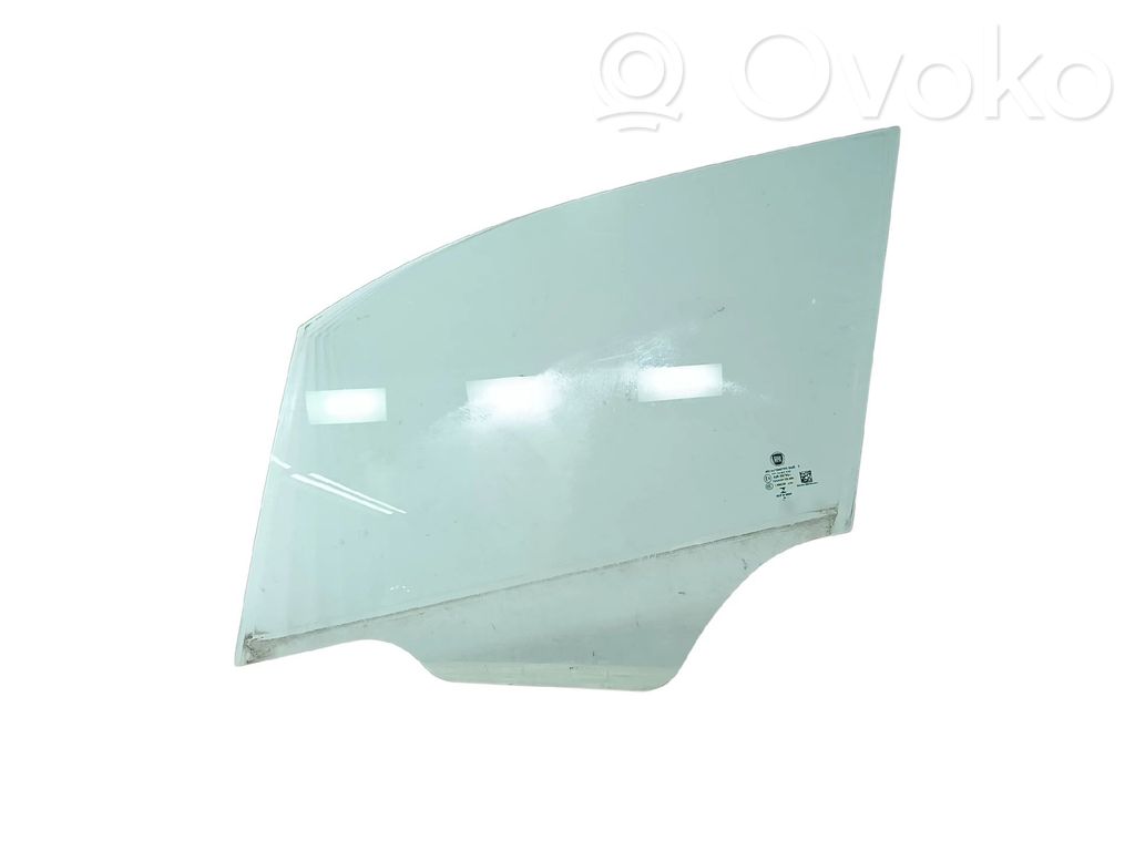 Fiat 500X Front door window glass four-door 