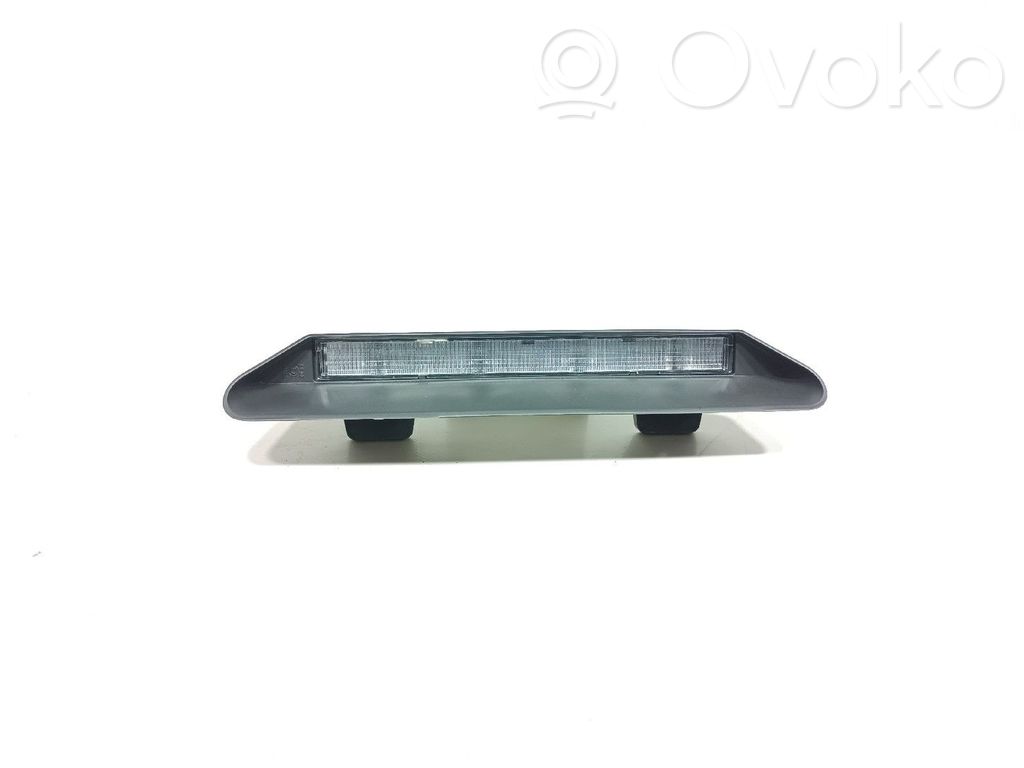 Kolmas/lisäjarruvalo   265903126R