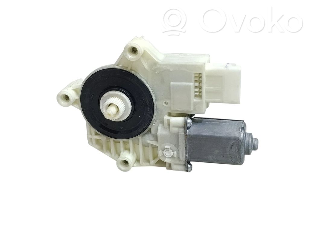 Motor del regulador de la ventanilla de la puerta delantera   E11421100