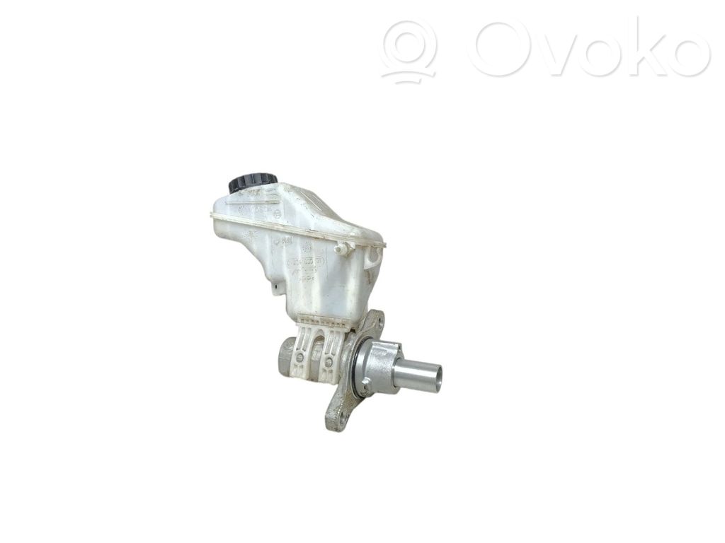 Master brake cylinder   0204800171,13380250,39086987,558242,558391,6001073067,77363866,77364196,777364196,93189744,95515253