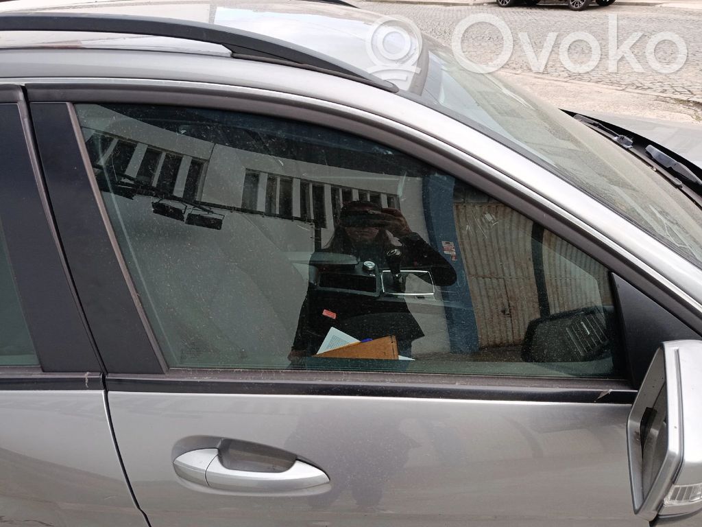 Mercedes-Benz C W204 Vetro del finestrino della portiera anteriore - quattro porte