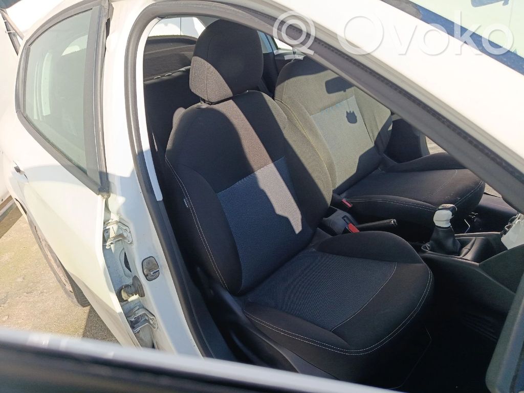 Peugeot 208 I Sedile anteriore del passeggero