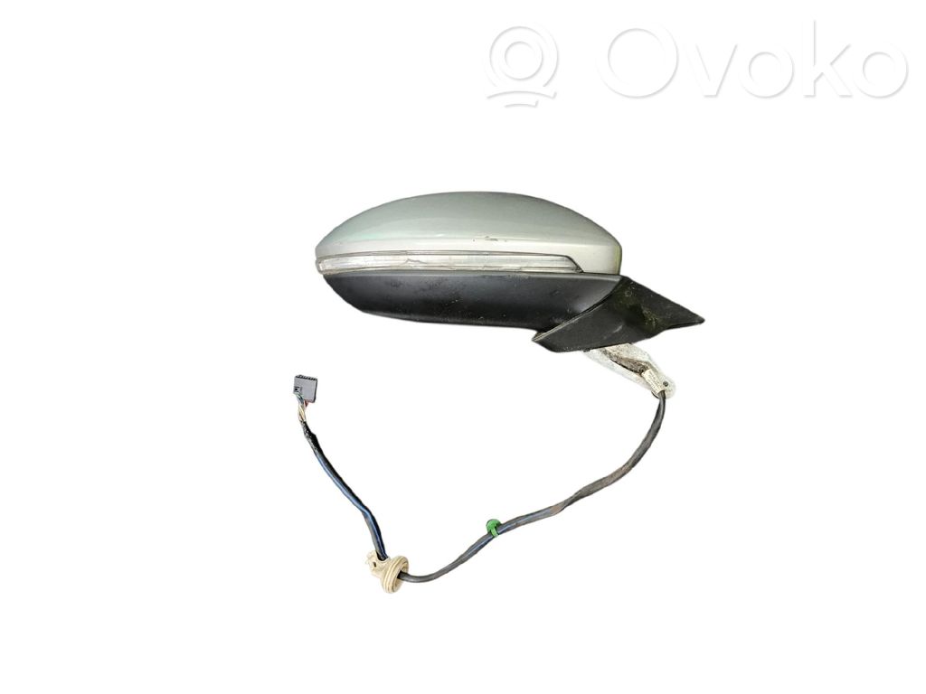 Volkswagen Golf VII Front door electric wing mirror 