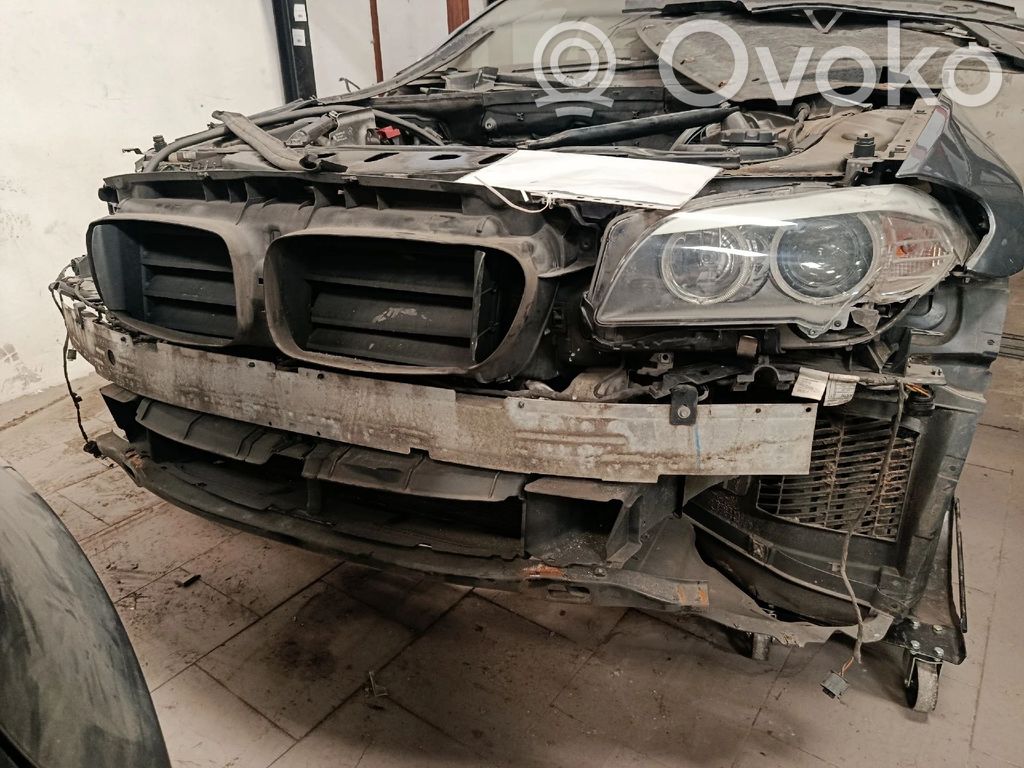 BMW 5 F10 F11 Travesaño de apoyo del amortiguador delantero